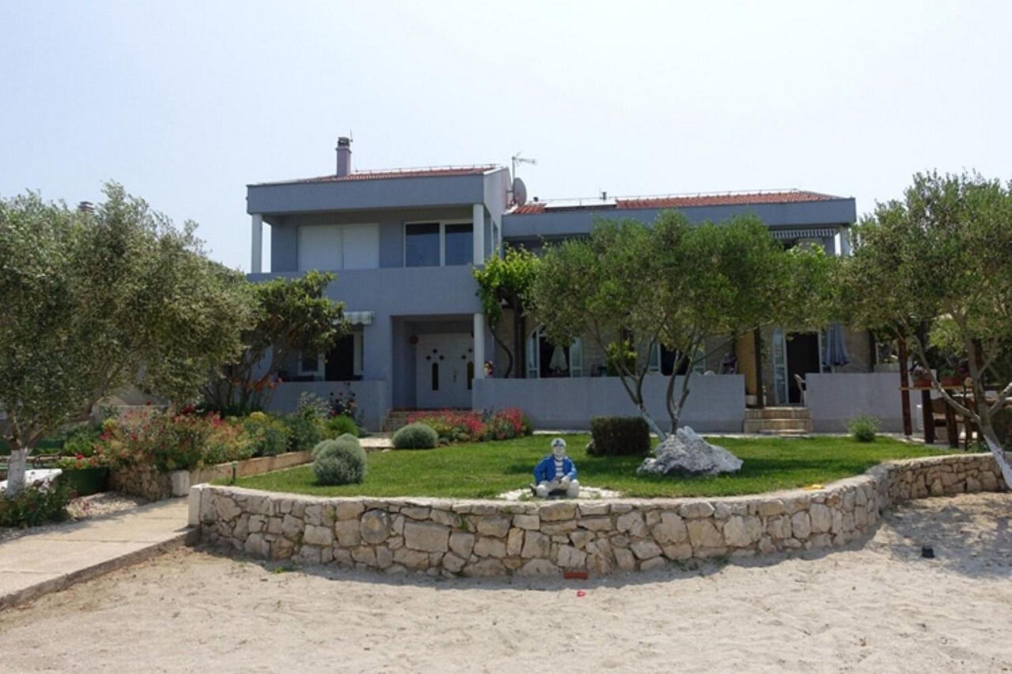 Apartments Ivo Затон Екстериор снимка