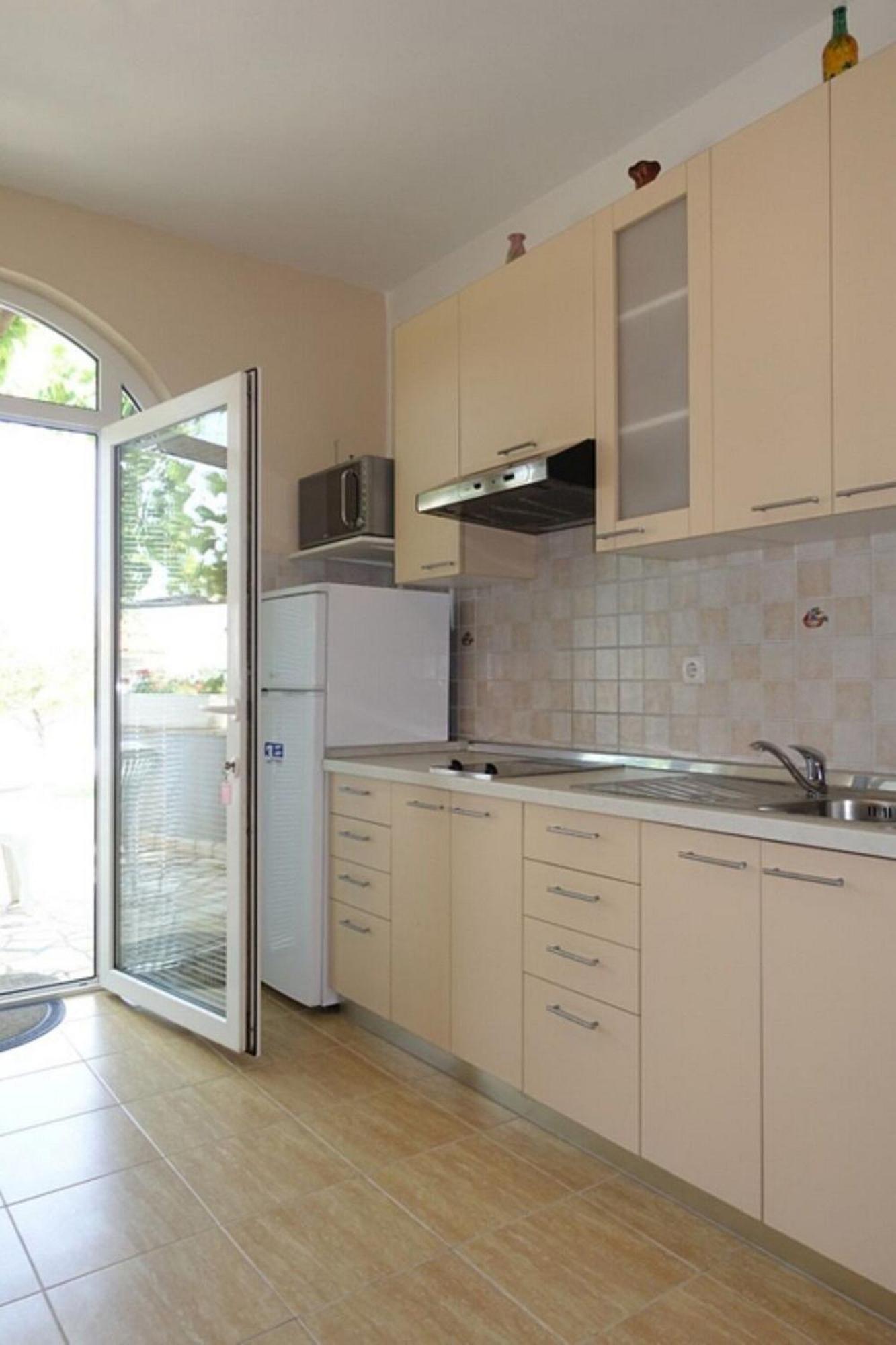 Apartments Ivo Затон Екстериор снимка
